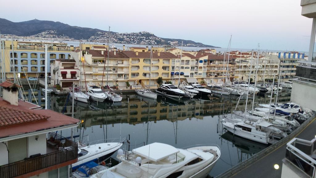 Club Nautic 3 Apartment Empuriabrava Exterior photo
